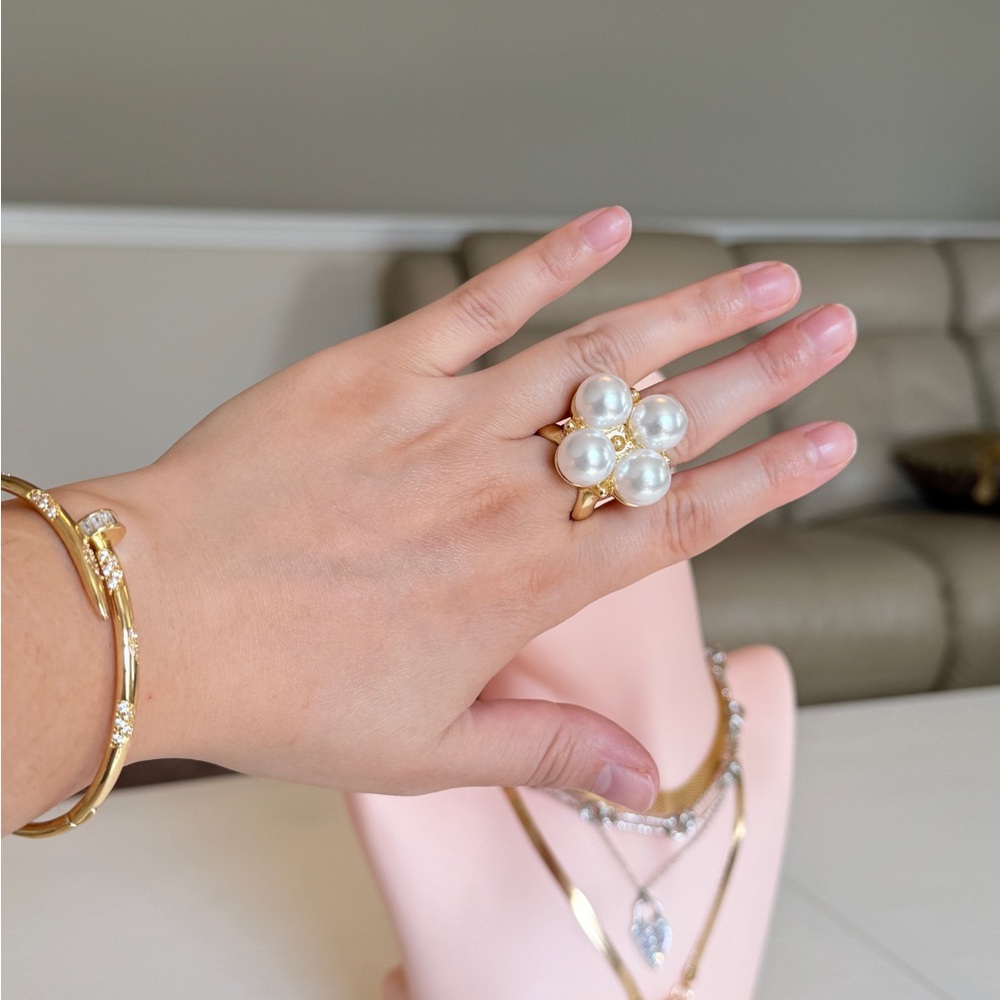 Elegant Gold Pearl Cluster Ring - White Pearls - Picture 2 of 9